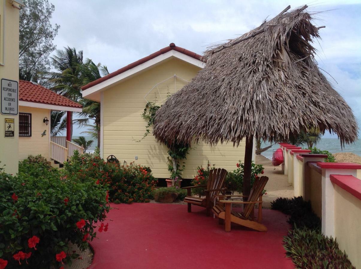 The White Horse Inn - Hopkins Village Beach Belize Eksteriør billede